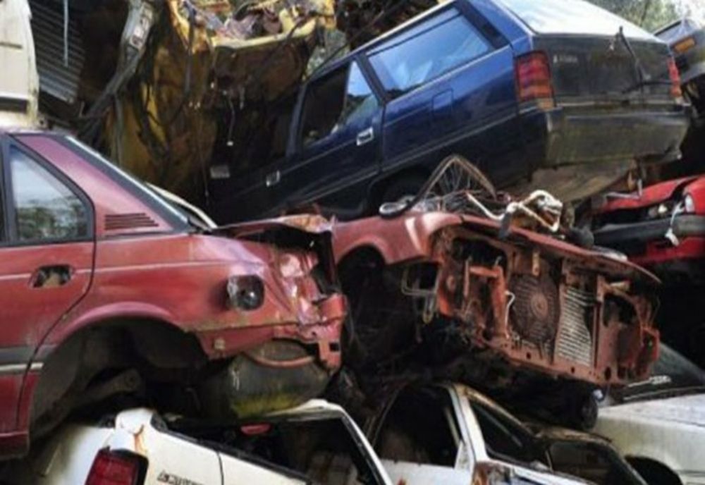 Prahova. Dosar penal pentru o firmă de dezmembrări auto care funcționa cu autorizația suspendată