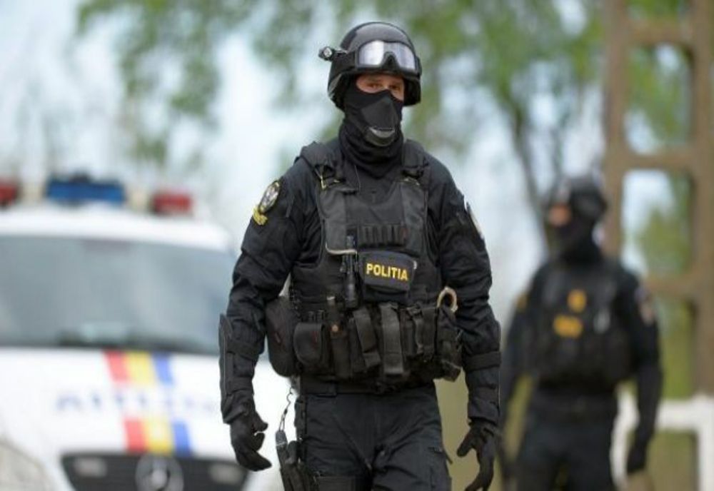 Percheziții în Prahova. O persoană, bănuită că ar fi comis înșelăciune pentru încasarea unei polițe RCA 