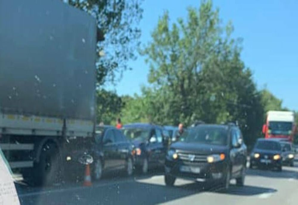 Accident cu trei mașini și un TIR, pe DN 72 Ploiești – Târgoviște. Un copil a fost rănit