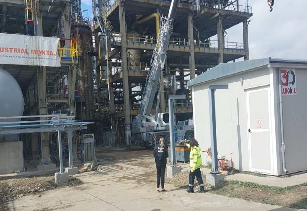 Control al Gărzii de Mediu Prahova la Petrotel-Lukoil, după incendiul de ieri