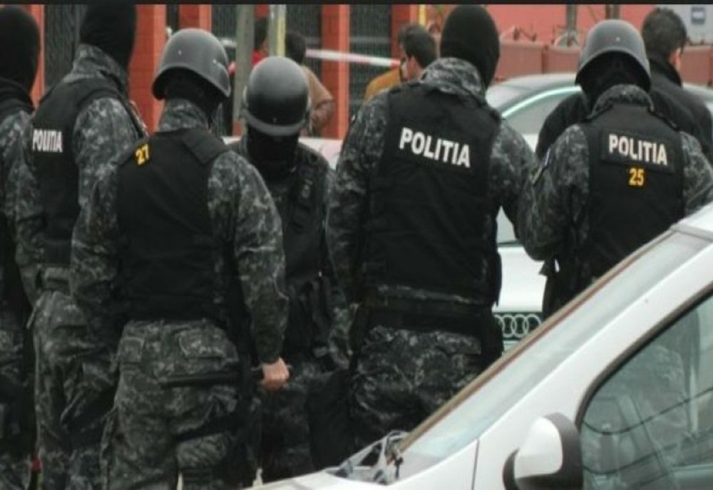 Percheziții în Prahova la interlopi care percepeau ”taxă de protecție” dezvoltatorilor imobiliari