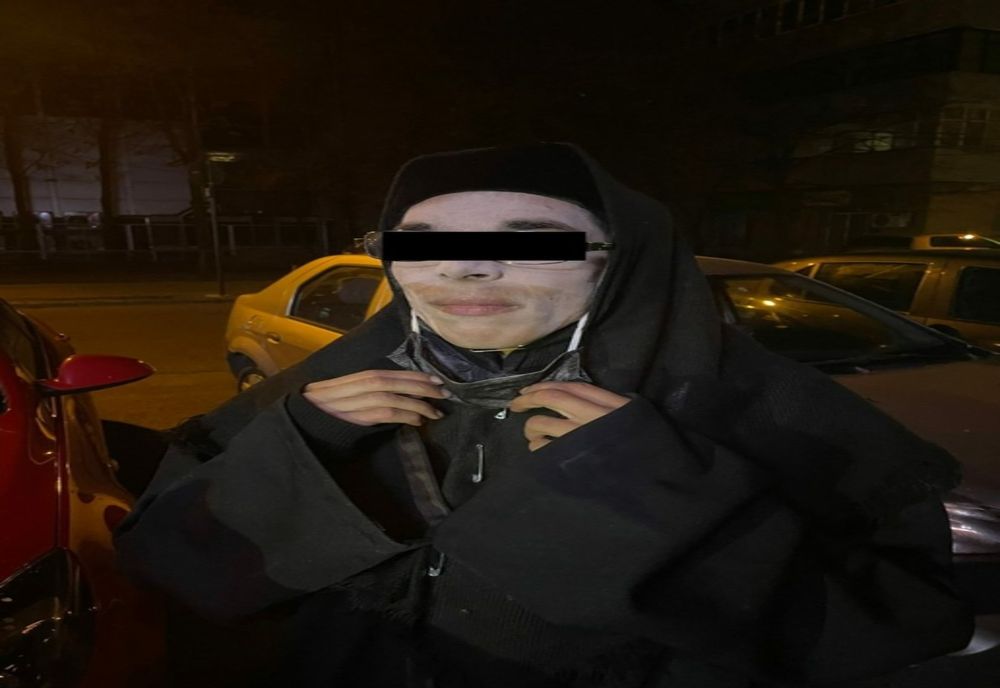 Ploieşti. Tânăr deghizat în călugăriță intră în blocuri și cere bani locatarilor