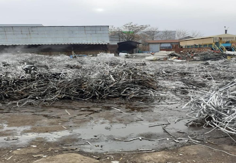 Prahova. Amendă de 15.000 lei dată de Garda Naţională de Mediu pentru arderea unor deşeuri din aluminiu