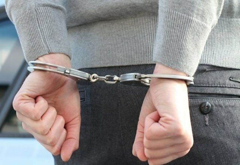 Concubinul femeii găsite moarte, pe câmp, la Slănic a fost arestat preventiv