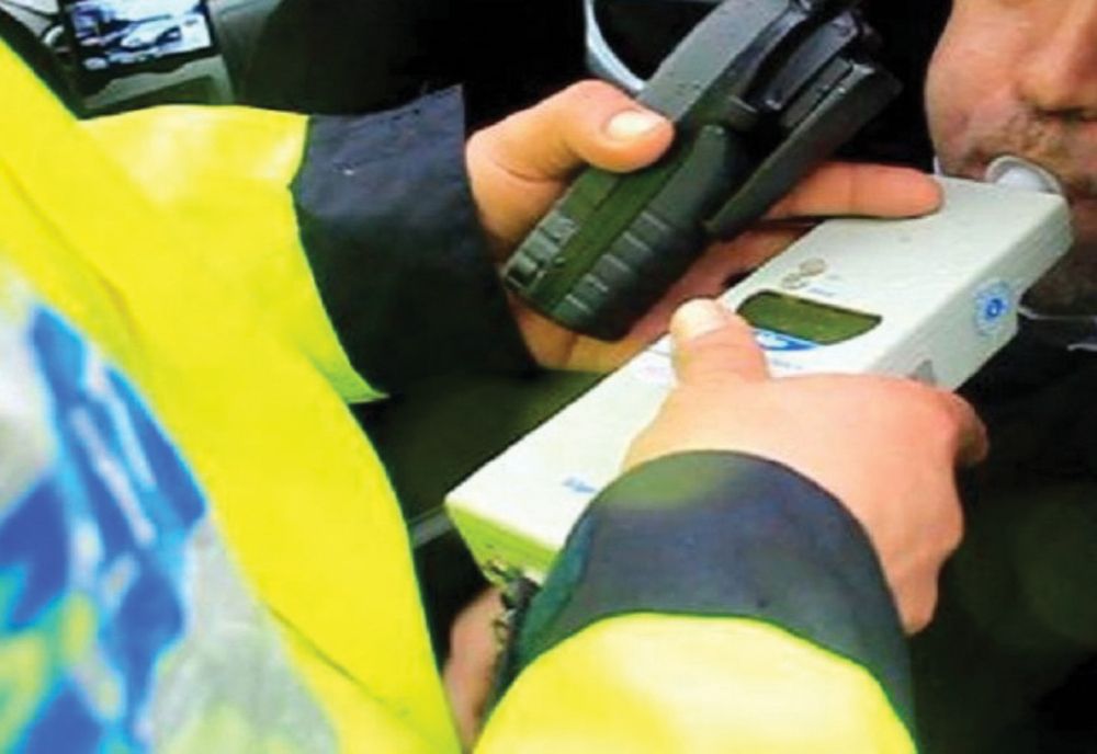 Tânăr de 24 de ani, depistat beat la volan, pe DN 1. Nu avea permis de conducere