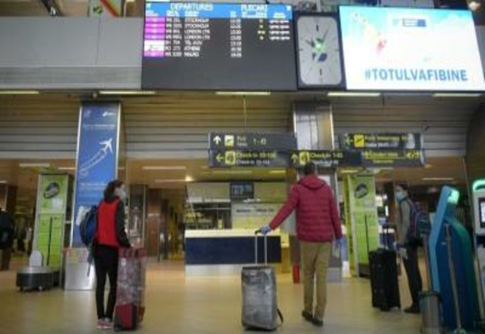 Tânăr din Prahova urmărit de polițiști, reținut la Otopeni când încerca să fugă din țară