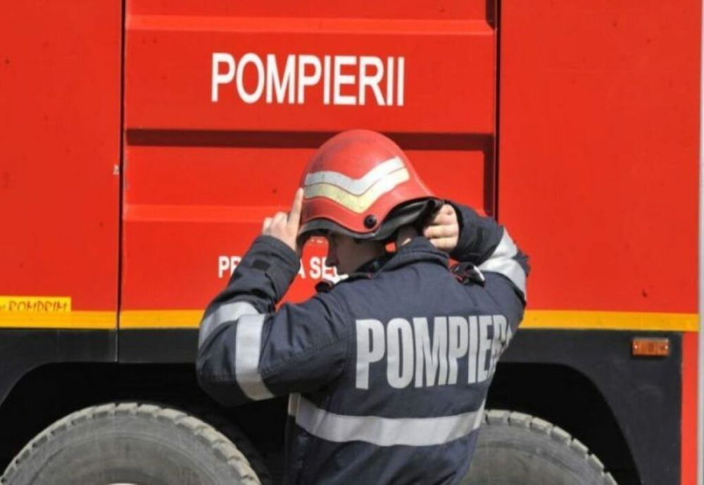 Incendiu la o mașină de gunoi, în Ploieşti