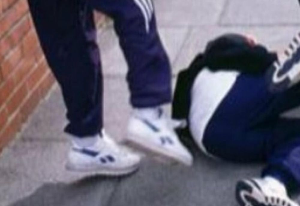 Bătaie între doi copii într-o școală din Ploiești. Unul dintre ei a ajuns la spital