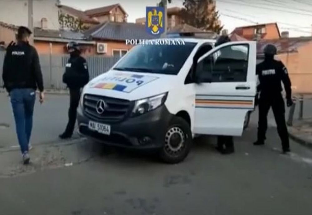Zeci de percheziții, în șapte județe, printre care şi Prahova, într-un dosar de proxenetism- VIDEO
