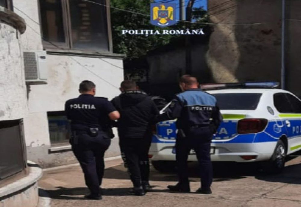 Prahova. Percheziţii pentru destructurarea unui grup infracţional bănuit de fals informatic, acces ilegal la un sistem informatic şi spălare de bani