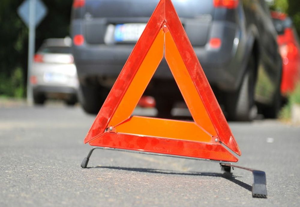 Prahova. Accident rutier pe DN1, la Azuga. Două persoane au avut nevoie de îngrijiri medicale