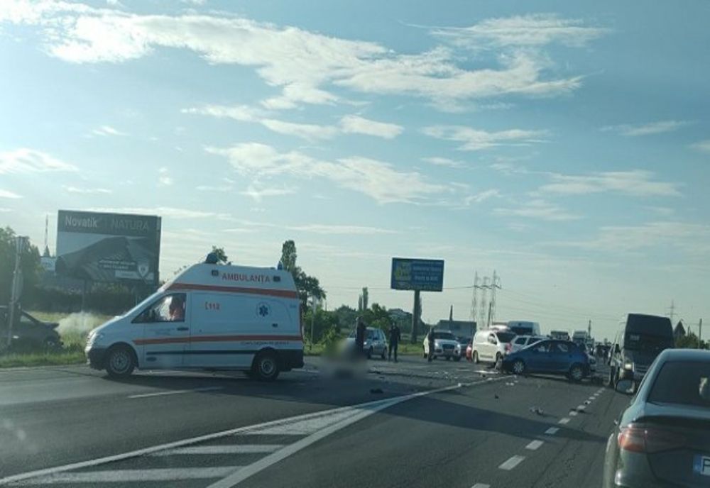 Accident cu trei mașini pe DN1. Un bărbat a murit