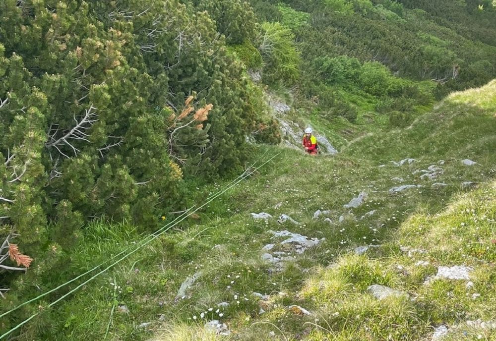 Prahova. Turist rătăcit pe Jepii Mici, salvat de salvamontiști
