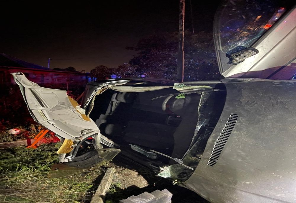 Prahova. Accident la Urlați. O fată de 14 ani și un tânăr de 19 ani au fost transportați la spital