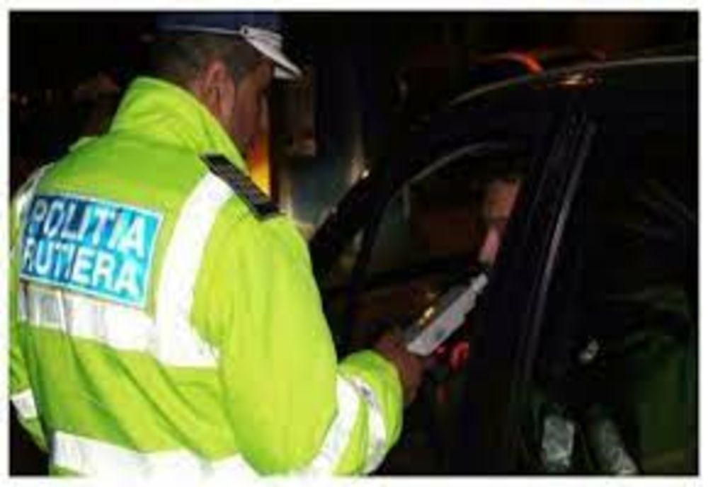 Accident provocat de un șofer beat, aseară, pe o stradă din Ploiești