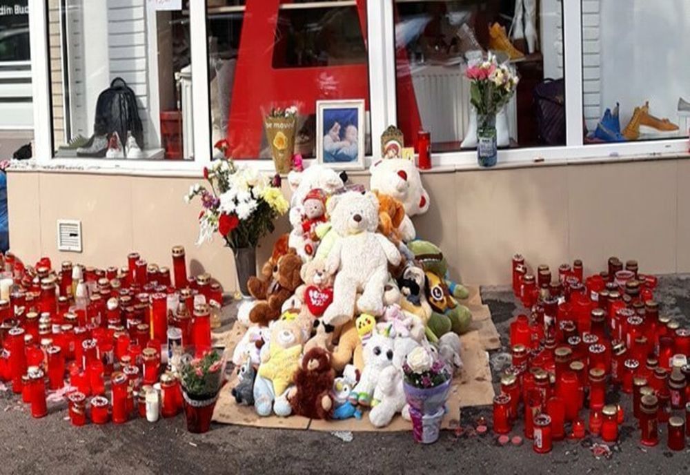 Prahova. Mama gemenilor care au căzut de la etajul 10, condamnată la trei ani de închisoare cu suspendare