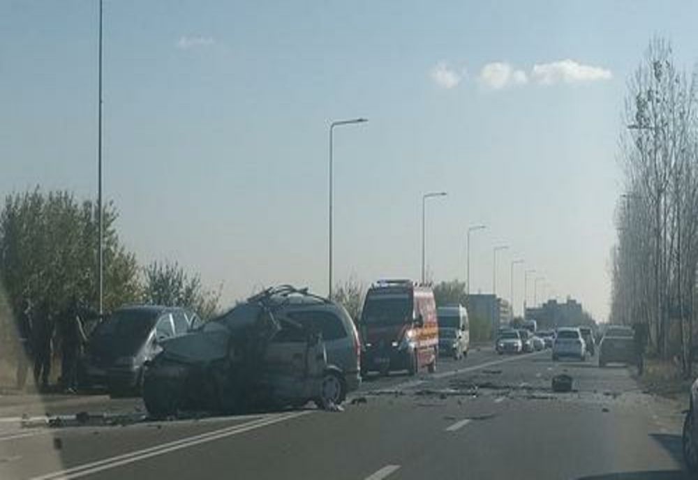 Ploieşti. Doi morţi în urma coliziunii dintre două autoturisme