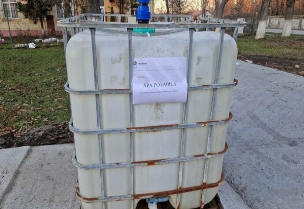 Apă contaminată cu arsen, în Prahova! Furnizarea apei potabile, întreruptă pentru igienizare