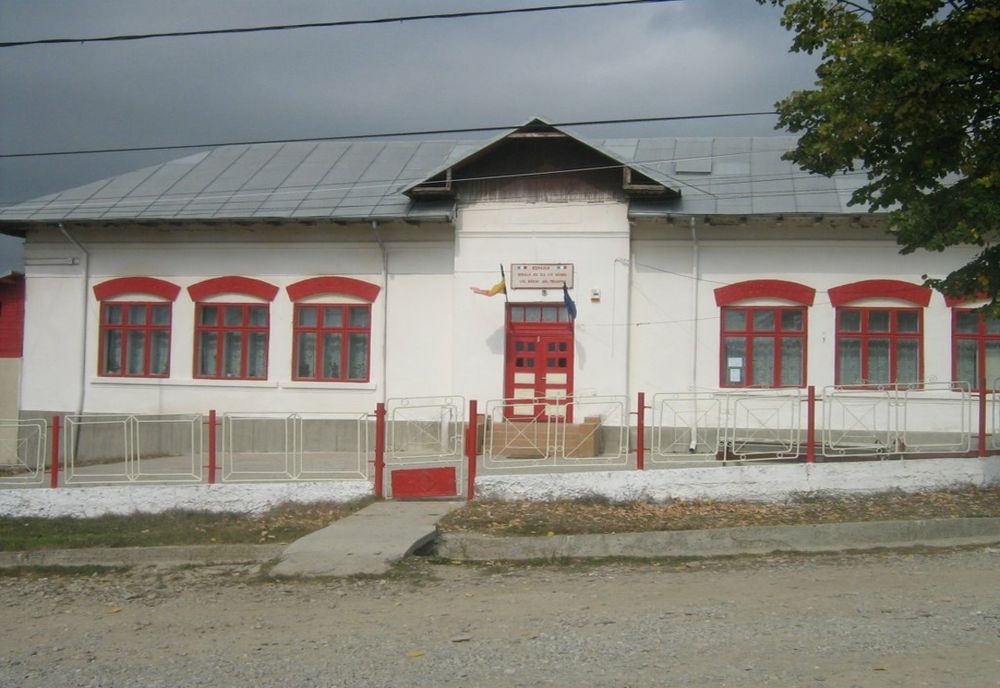 Școala din Băicoi, aflată în risc seismic de grad I, ar putea fi demolată și reconstruită
