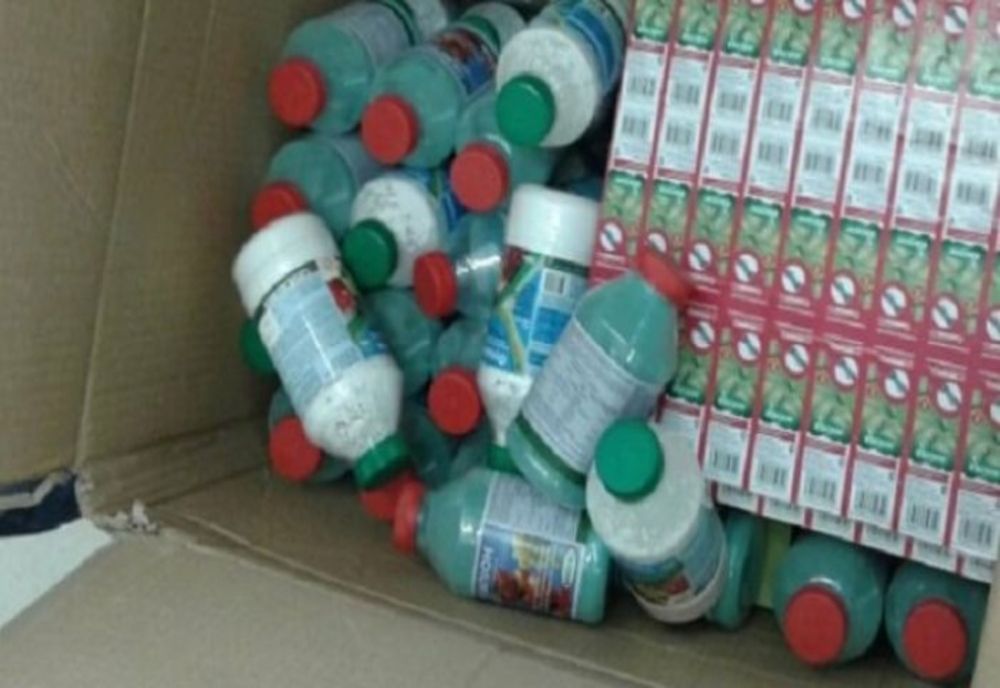 Percheziții în Dâmbovița, la un bărbat care comercializa erbicide neomologate în România