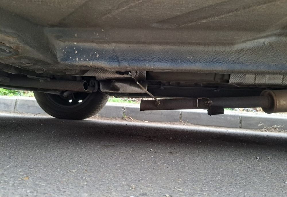 Prahova. O mașină parcată în zona Vest a Ploieștiului a rămas fără catalizator noaptea trecută