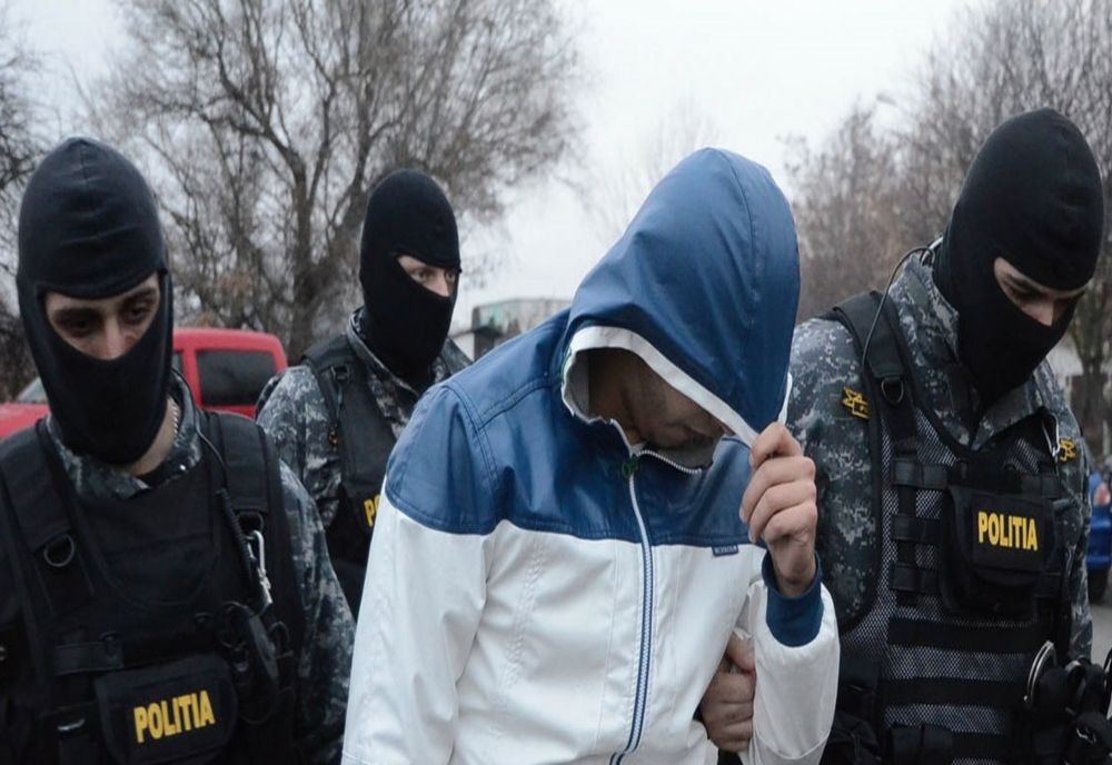 Bărbat arestat pentru pornografie infantilă prin sisteme informatice şi şantaj în formă continuată