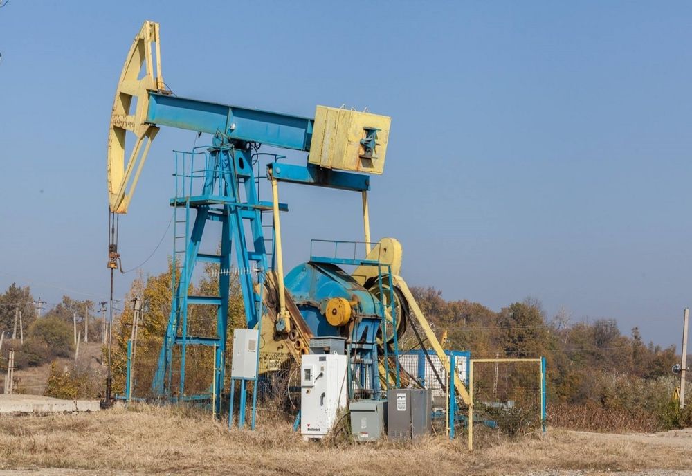 Doi buzoieni au fost reținuți, la aproape un an după ce au furat motorul unei sonde din Prahova