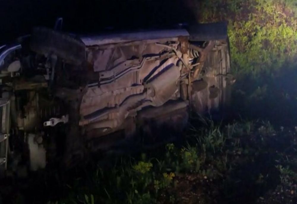 Prahova. Trei tineri răniţi după ce s-au răsturnat cu maşina pe DN 1B