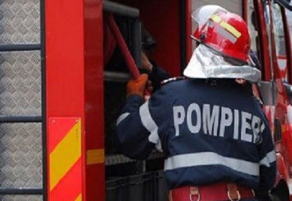 Prahova. Incendiu la un autoturism, în Ploiești