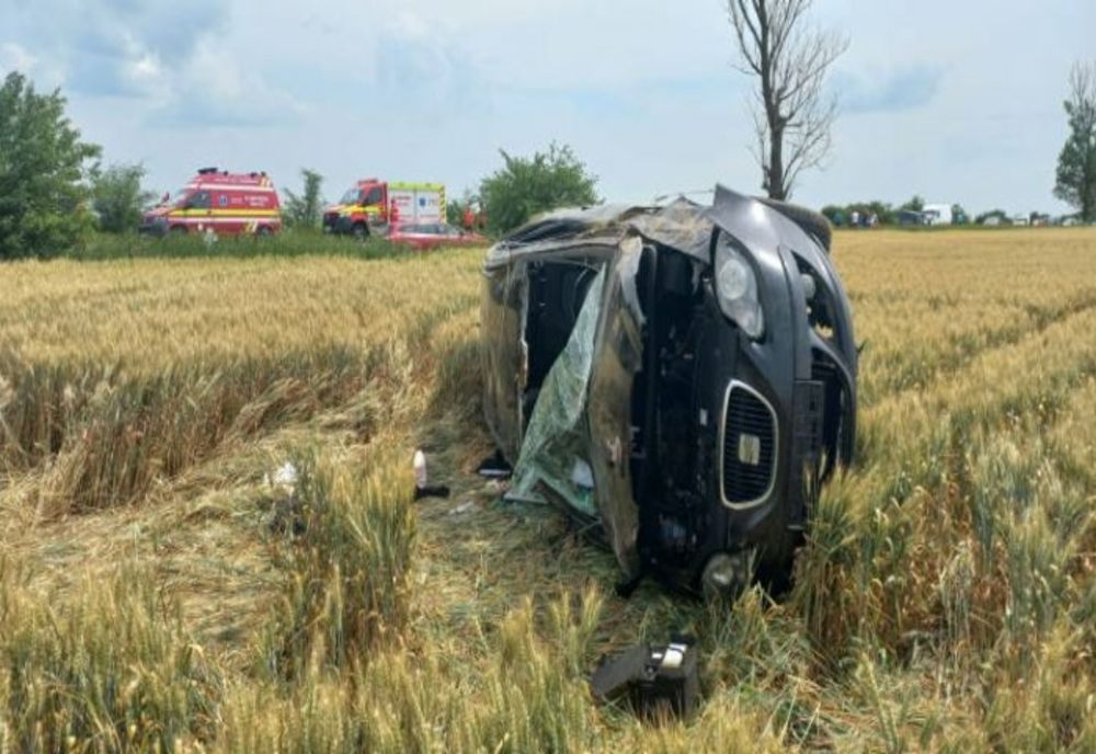 O femeie și-a pierdut mâna iar o minoră a intrat în comă, după un accident rutier produs în Prahova