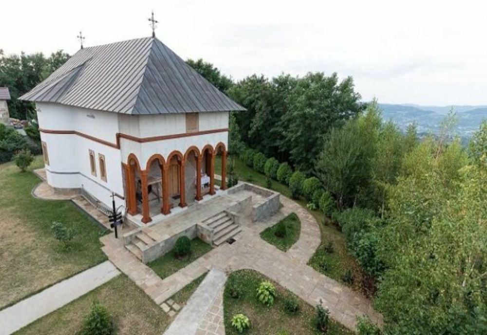 Alertă privind prezența unui urs în zona Mănăstirii Cornu