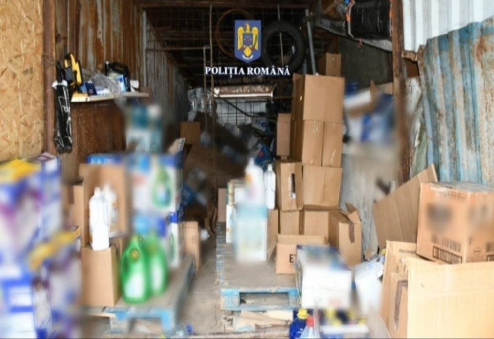 Percheziţii la persoane bănuite de luare de mită şi contrabandă calificată 