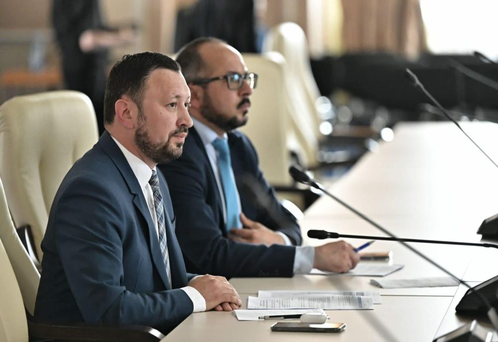 Ministrul Mediului, Mircea Fechet: ”Lansăm, în premieră, Programul microbuze electrice pentru elevi”