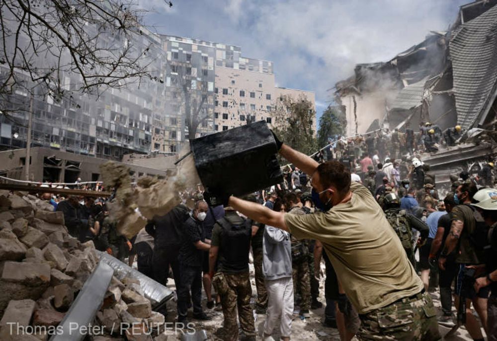 Cel puţin 20 de morţi în urma atacurilor în valuri ale Rusiei cu rachete în Ucraina