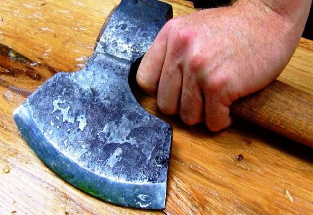 TÂNĂRA UCISĂ CU TOPORUL DE CONCUBIN NU A SOLICITAT VREODATĂ ORDIN DE PROTECȚIE