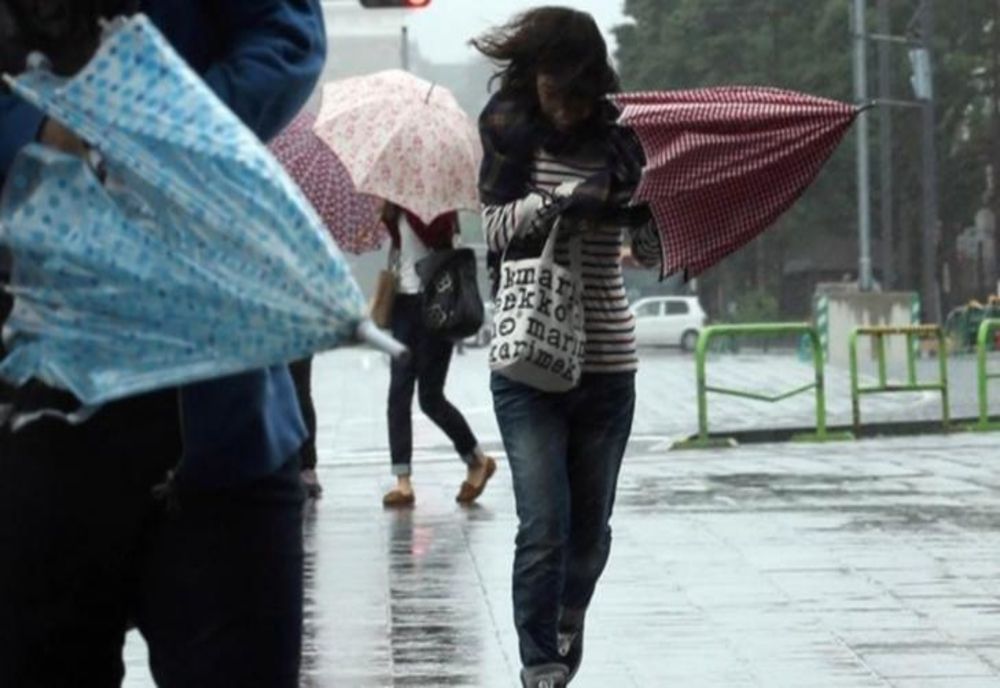 VREMEA 27 MARTIE. PLOI ȘI VÂNT PUTERNIC ÎN URMĂTOARELE ORE