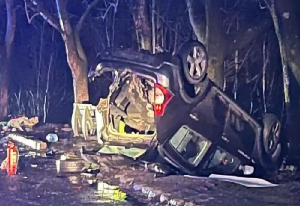 Accident grav pe DN1, în Azuga. Opt victime, inclusiv trei copii. Un tânăr de 24 de ani, în stop cardio-respirator