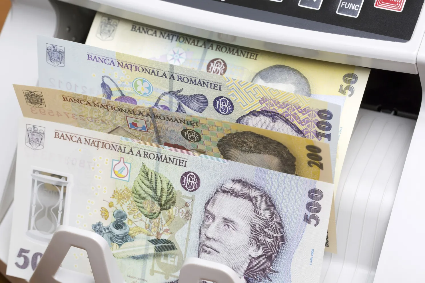 Salariile ar putea crește în 2027 sub ritmul inflației