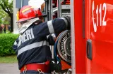 Incendiu puternic în zona montană din Prahova: au ars 6.000 mp de vegetație. Pompierii au intervenit toată noaptea
