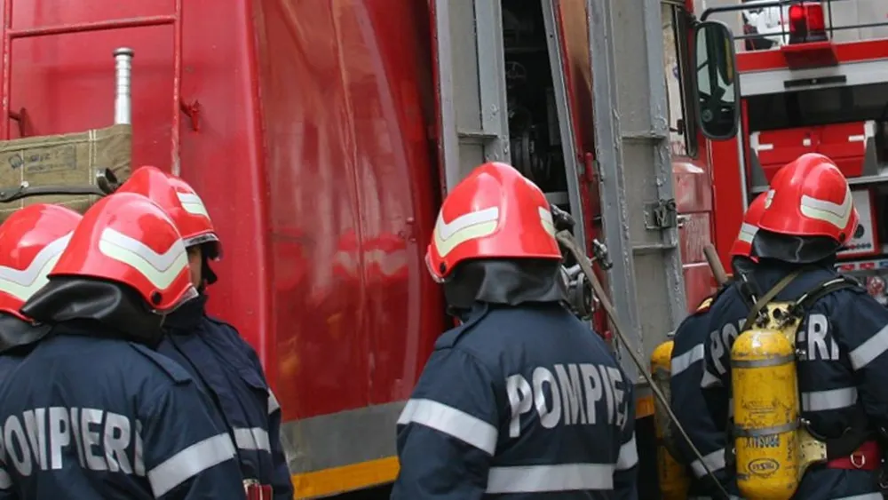 Incendiu violent în Șirna. O casă a fost mistuită de flăcări