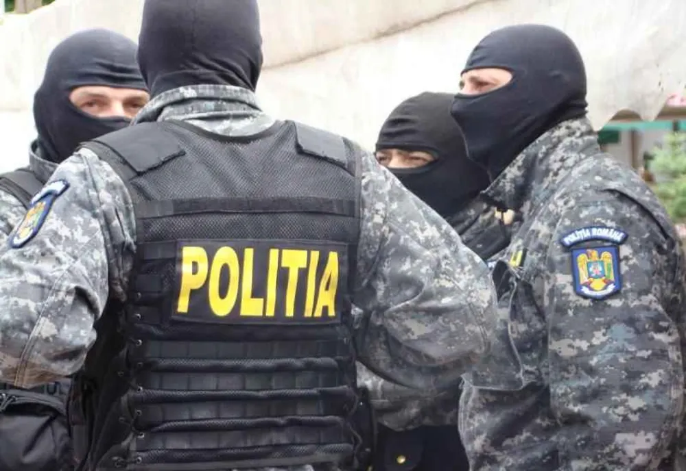 Percheziții domiciliare în Dâmbovița pentru recuperarea unor bunuri furate din apartamentele unor ploieșteni