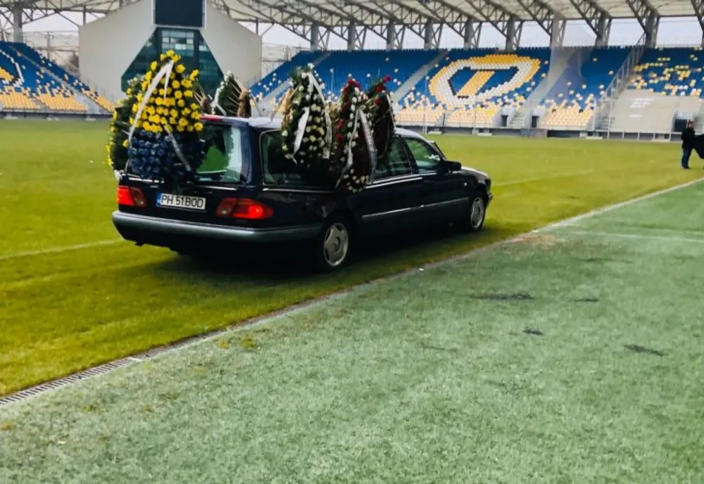 VIDEO/ FOTO Ultimele aplauze pentru Marcel Catinca pe stadionul Ilie Oană din Ploieşti 