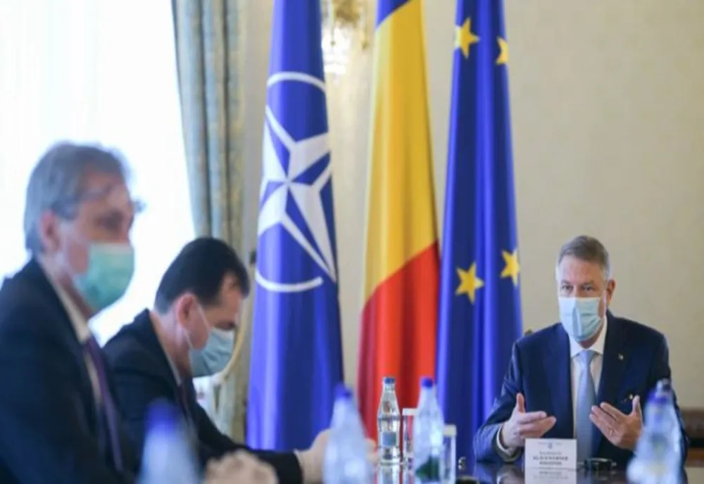 Iohannis: "Toate restricțiile rămân în vigoare până la 15 mai. După 15 mai, toată lumea este obligată să poarte măști de protecție"