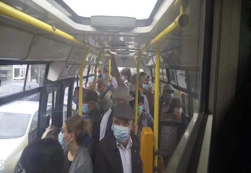 Mijloacele de transport în comun din Ploiești pline după ieșirea din starea de urgență!