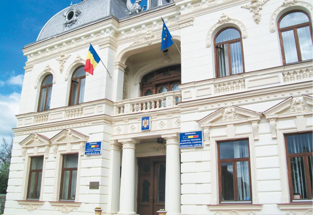 Noi îmbolnăviri cu COVID-19 la Primăria Câmpina și într-o fabrică din Ploiești