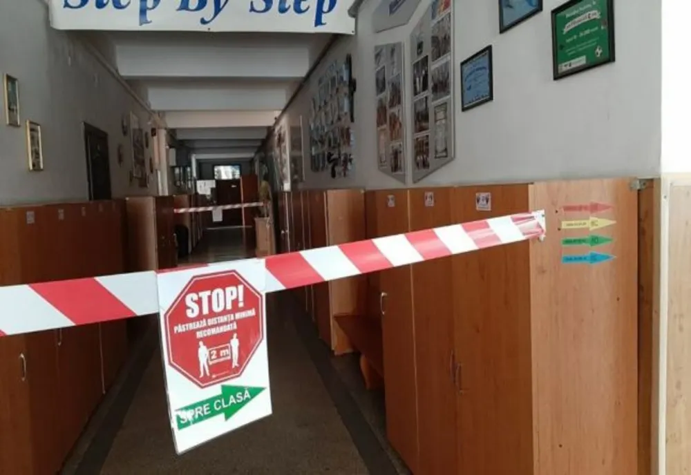 Profesori și elevi din Prahova, infectați cu Covid-19