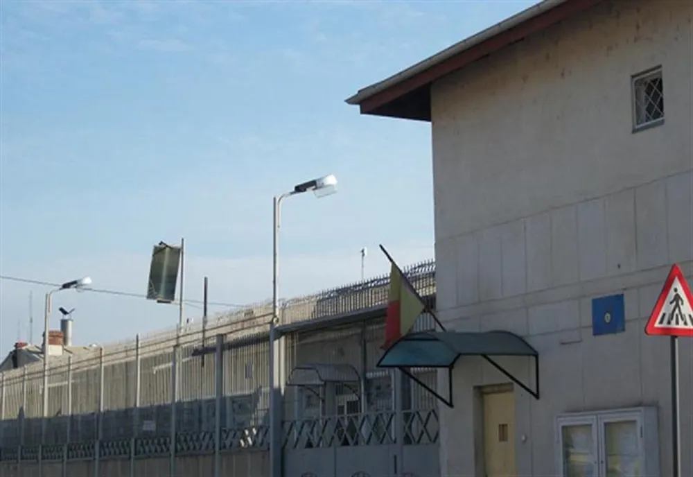 Percheziții la traficanți de substanțe interzise din Penitenciarul Ploiești