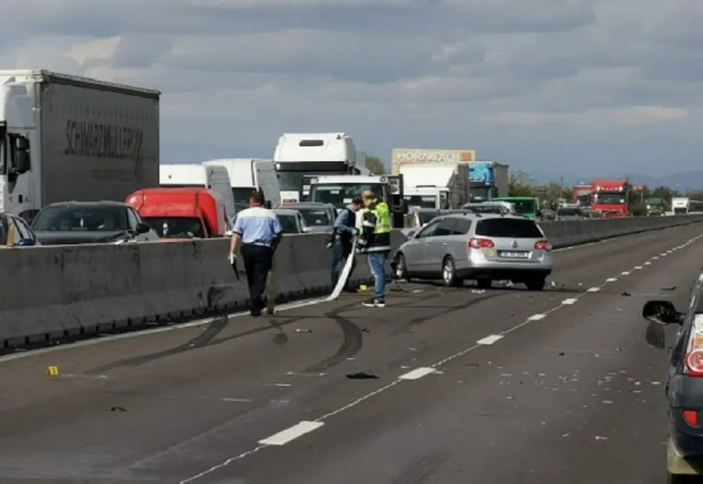 Accident rutier pe Centura de Vest a Ploieștiului. Două persoane rănite