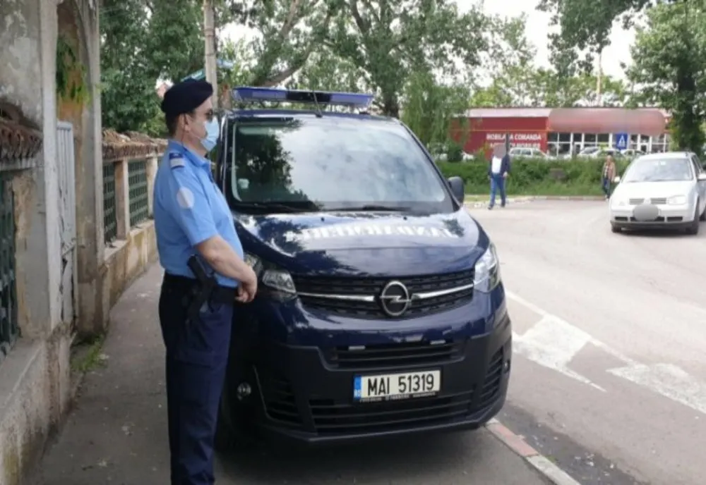 Jandarmii din Prahova acţionează în aceste zile cu efective mărite în mai multe zone aglomerate