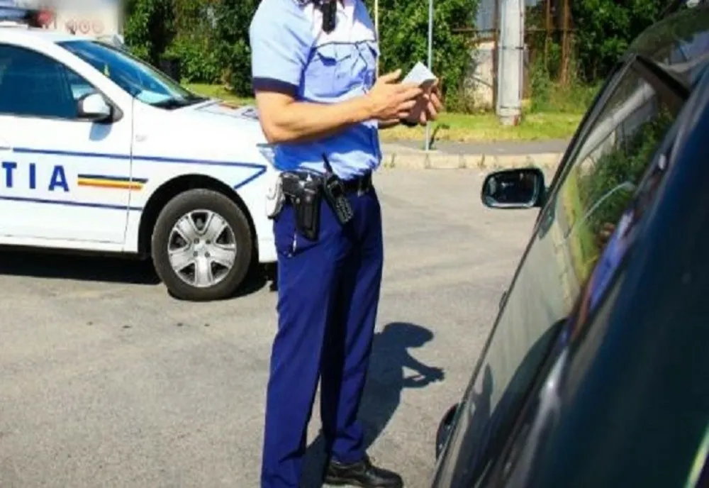 Autoturism furat din Marea Britanie, descoperit într-o localitate din Prahova